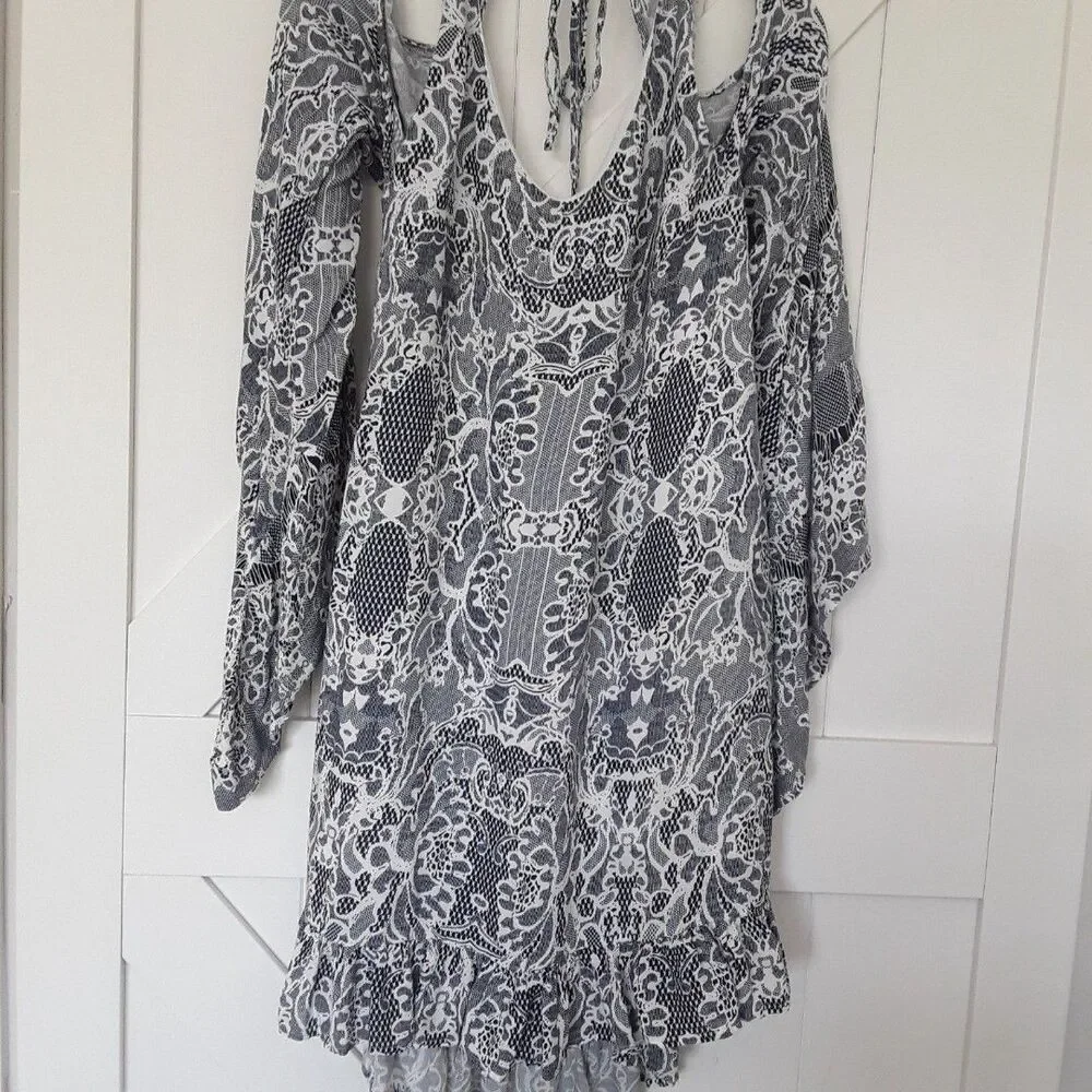LARGE DRESS - Picture 4 of 4